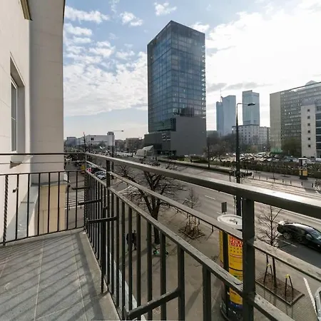 Concierge Golden Hour * ורשה